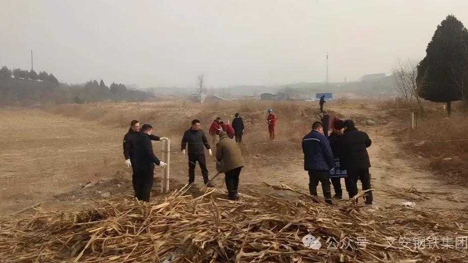 筑牢安全防线 彰显担任本色 | 文辉矿业员工不畏寒冷，深刻北区构筑防护网